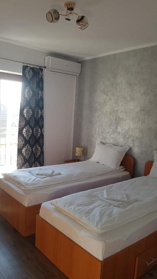 Apartament Teo Caransebeş Extérieur photo